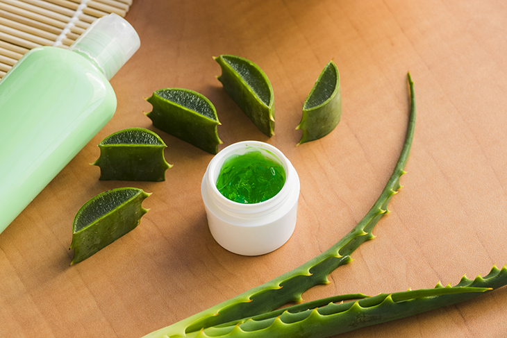 aloe-vera-leaves-with-beauty-cream-bottle